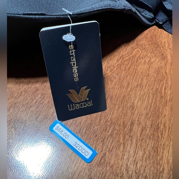 Wacoal Strapless Bra - Picture 2 of 5